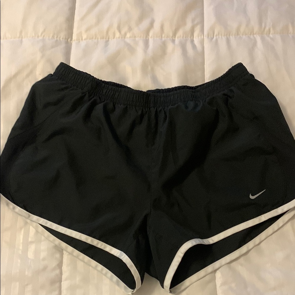 Nike Black Athletic Shorts Lightweight Performance Design